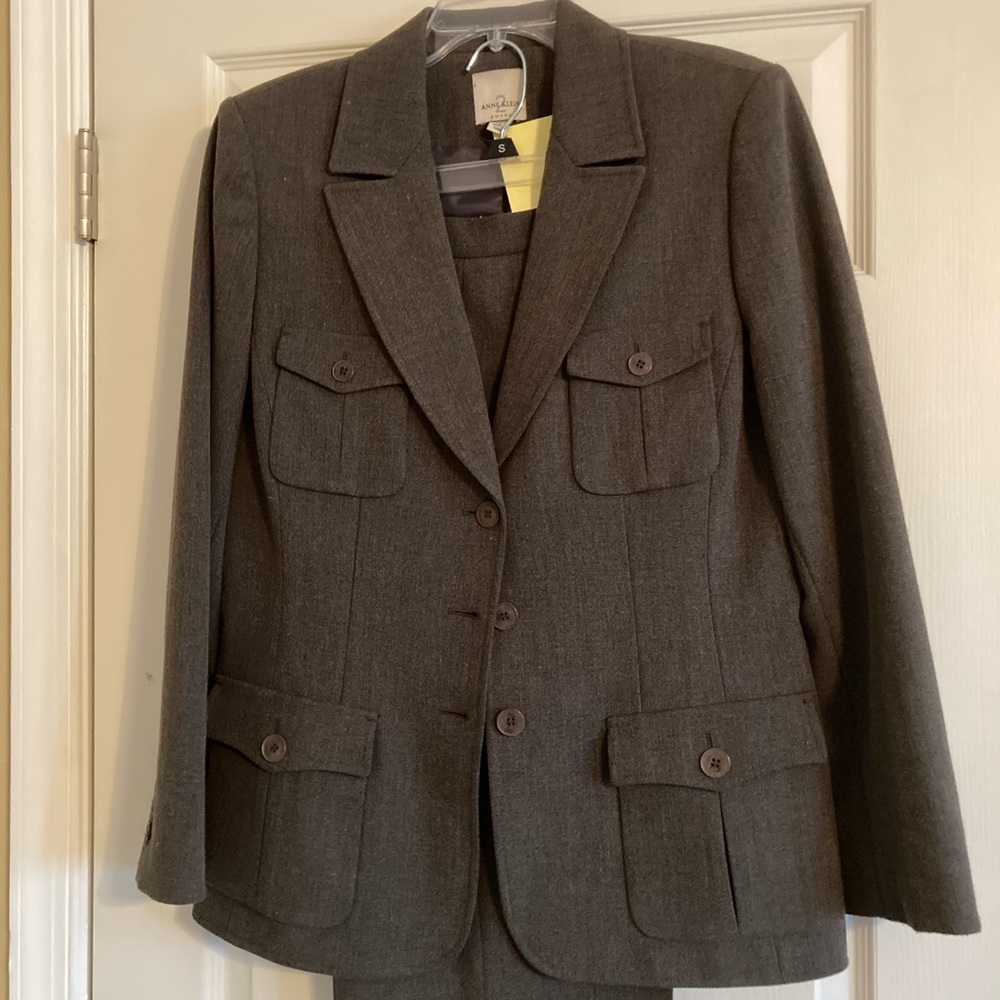Anne Klein 2 Piece Gray Suit Jacket and Pant set - Ladies 12